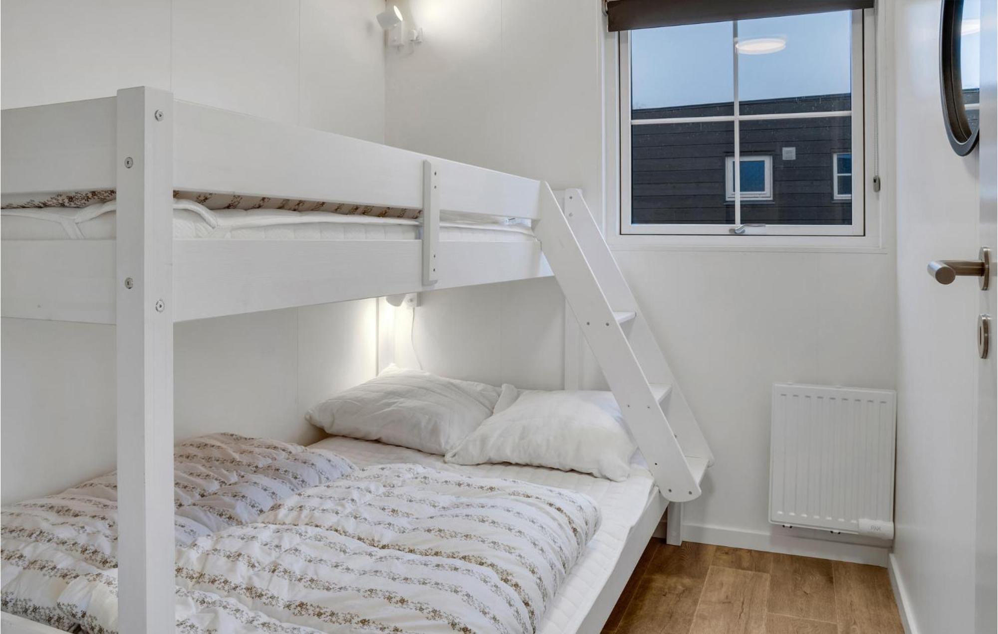 2 Bedroom Nice Apartment In Vaeggerlose Boto By Exterior photo