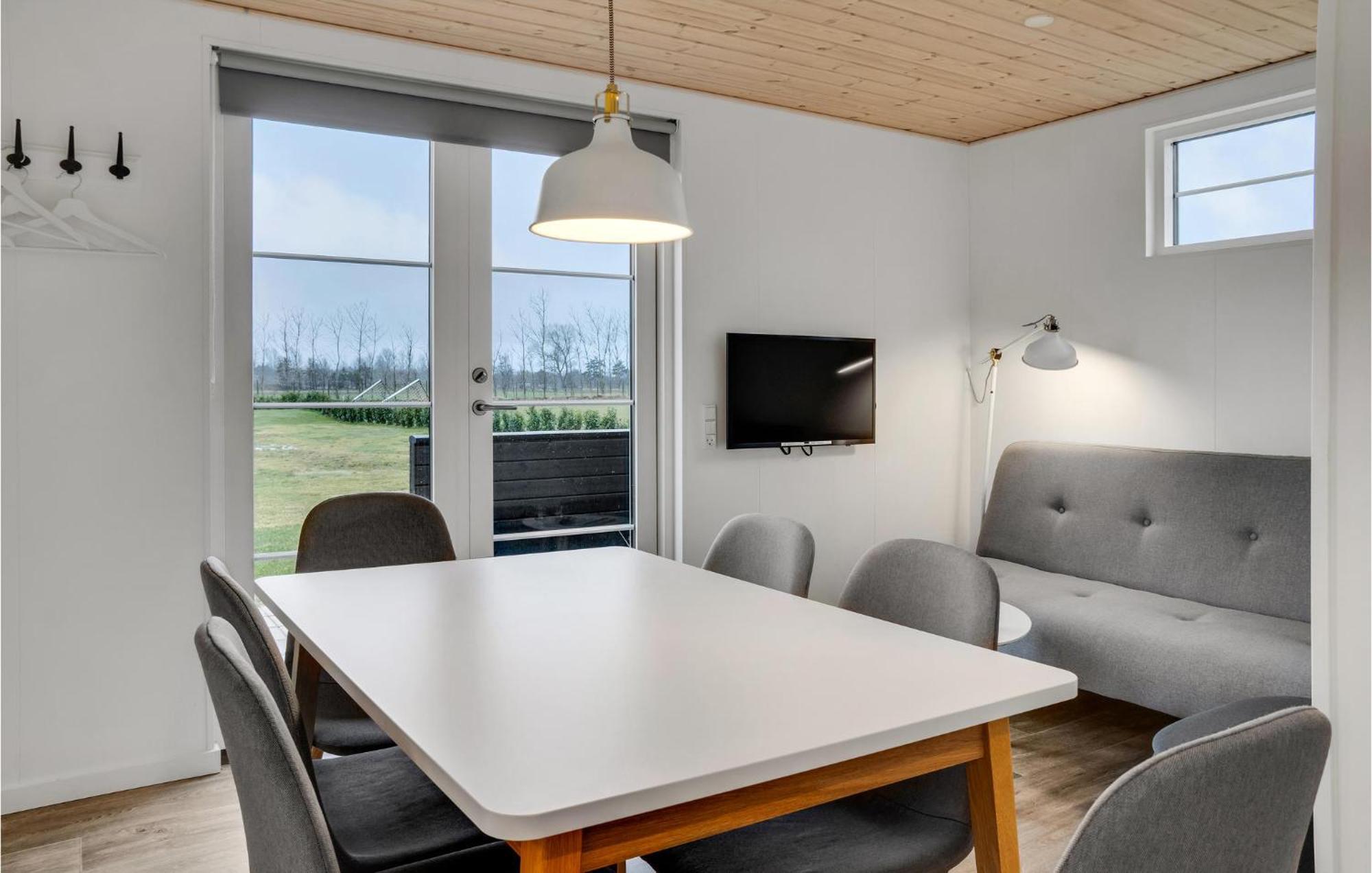 2 Bedroom Nice Apartment In Vaeggerlose Boto By Exterior photo