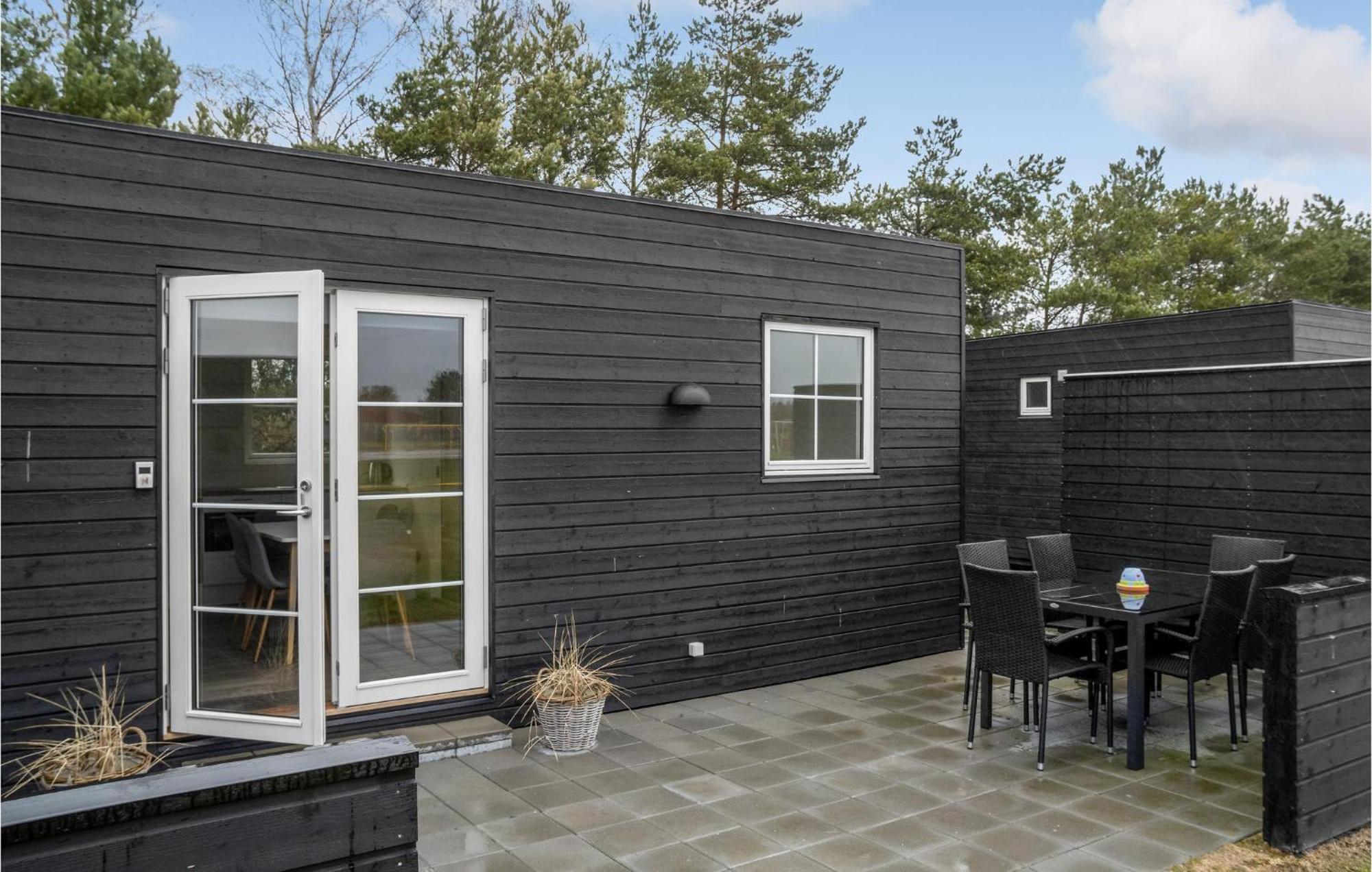 2 Bedroom Nice Apartment In Vaeggerlose Boto By Exterior photo